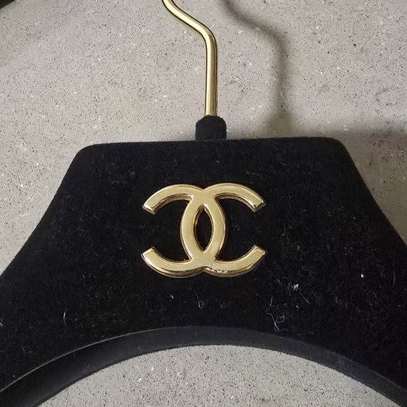 Set of 2 CHANEL Hangers - Picture 2 of 3